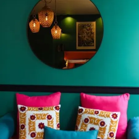 Bollyroom - 50m - Rue Gratuite